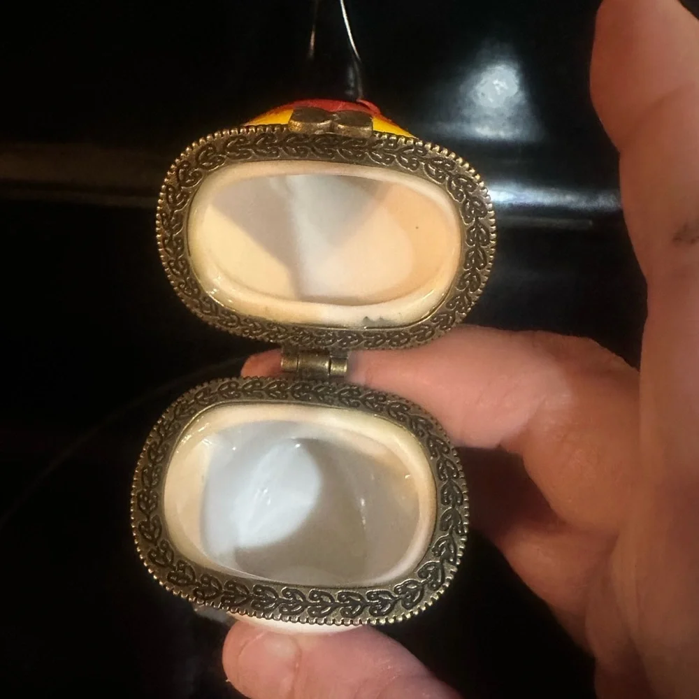 Emperor Penguin porcelain trinket Box
